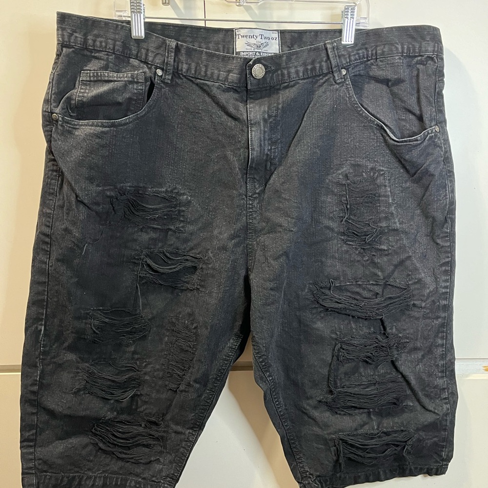 Trendy Black Distressed Men Shorts